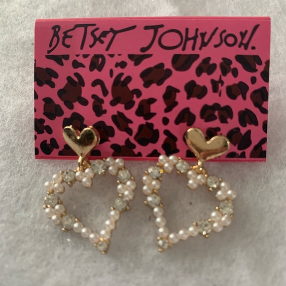 Betsey Johnson Jewelry - New Betsey Johnson Heart Gold Earrings